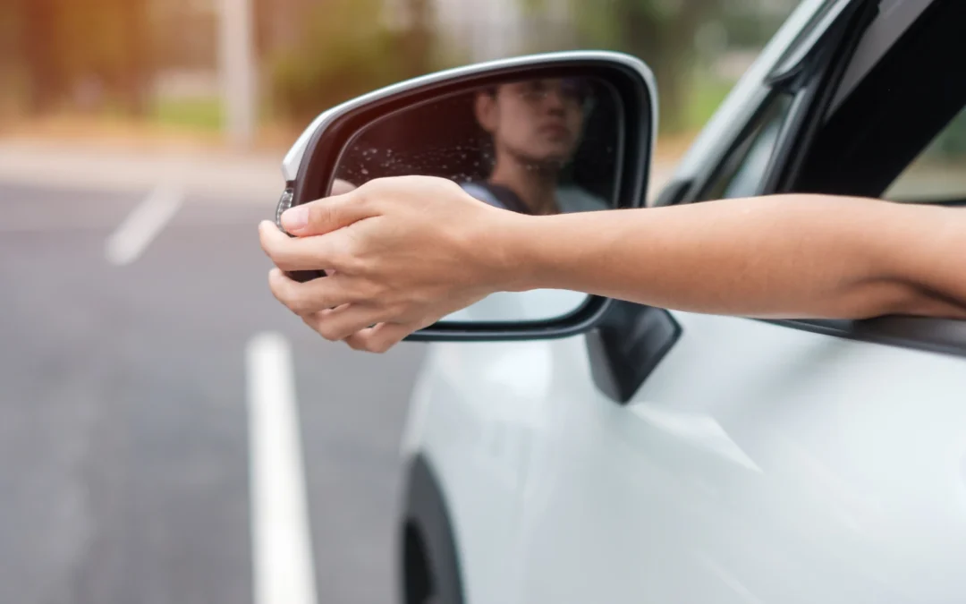 Adjusting Your Mirrors Correctly Prevents Accidents: A Simple Habit That Makes a Big Difference