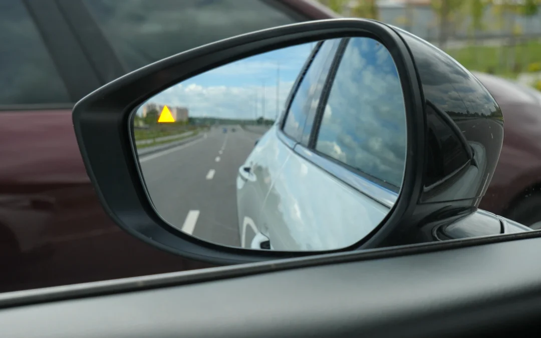 How to Check Your Blind Spots the Right Way Before Changing Lanes